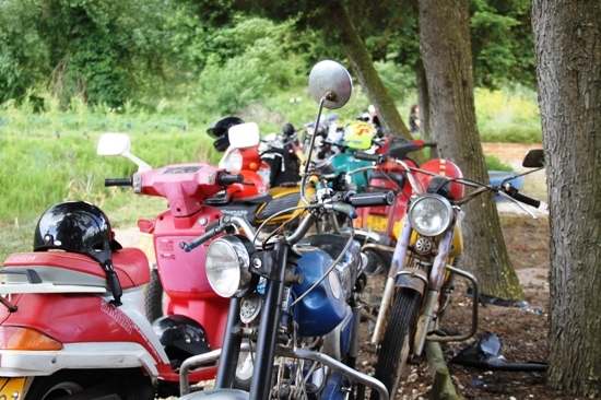 1º Passeio de Motorizadas e Vespas juntou cerca de 100 participantes