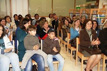 População adere a iniciativa da organização da Feira do Livro do AEA