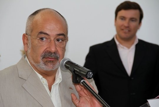 Moita Flores prepara-se para suspender mandato. Ricardo Gonçalves deverá assumir a presidência interina da Câmara de Santarém