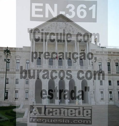 Movimento Cívico ER 361 na Assembleia da República em defesa da repavimentação