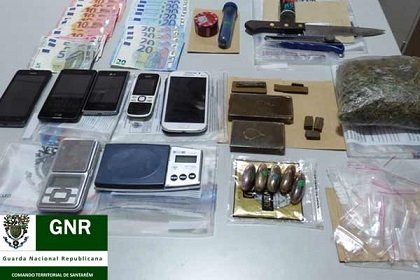 700 Doses de droga aprendidas pela GNR, 4 suspeitos detidos