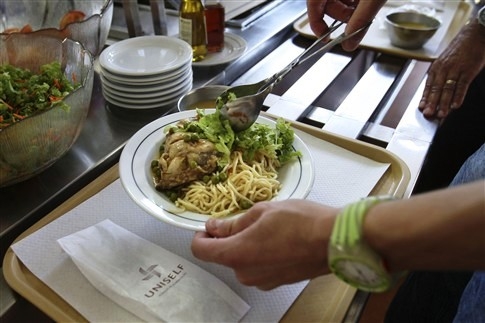 Plano de emergência alimentar garante refeições gratuitas para carenciados da região
