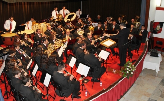 Banda de Alcanede presente na festa da senhora da saúde em Gançaria