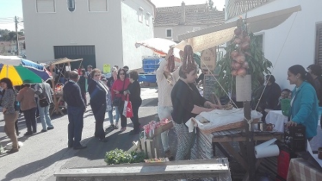 2º Mercado Tradicional – Folar da Páscoa animou praça e rua da misericórdia em Alcanede