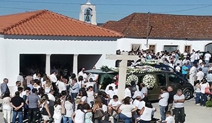 Cerca de 2000 pessoas no último adeus ao pequeno Pedro Miguel Azinheira Rafael