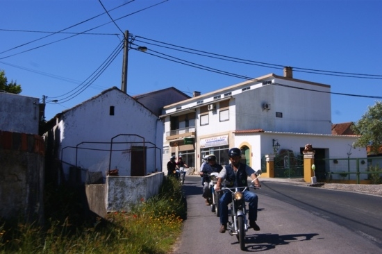 CCR Aldeia da Ribeira realizou 3º Passeio de Motorizadas e Vespas