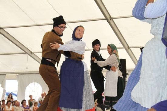Festival nacional de folclore é ponto alto da festa em Viegas