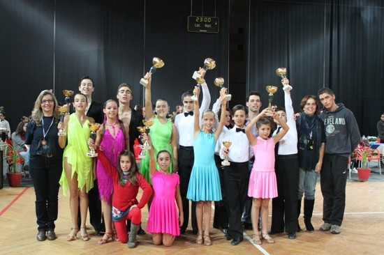 152 pares presentes em prova organizada pela Escola de Dança de Aldeia da Ribeira