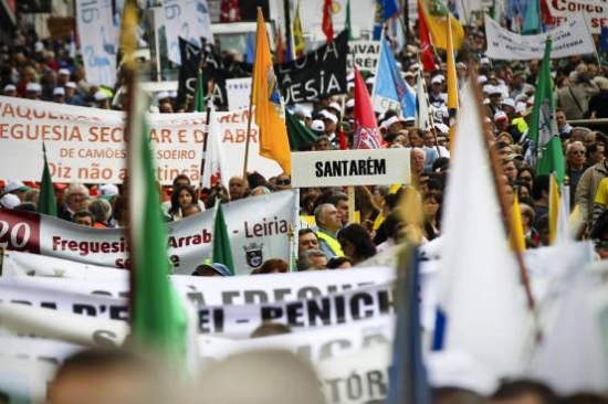 Plataforma contra extinção pede às autarquias para não se pronunciarem