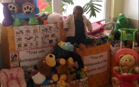 Agrupamento de Escolas D. Afonso Henriques – “Traz um brinquedo e faz Alguém Sorrir”.
