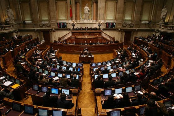 ER 361 – Empresa Santos & Tavares disponibiliza autocarro gratuito para deslocação à Assembleia da República