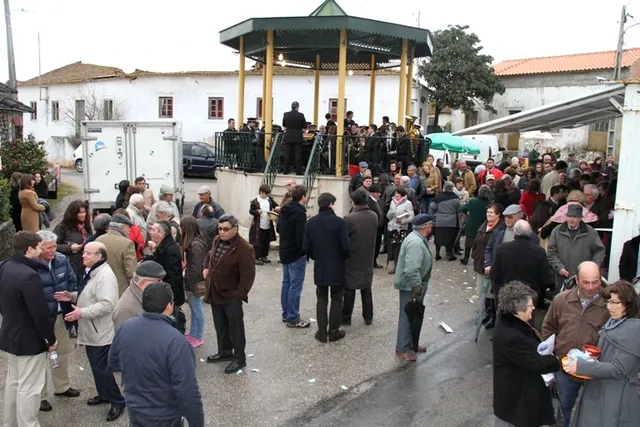 Festa em Aldeia de Além com muita participação popular