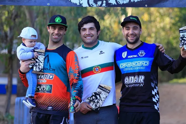 Downhill – ADAR iniciou época desportiva no Algarve com Fernando Aires a subir ao pódio