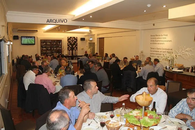 Grupo de convívio 1960-74 ruma a Porto de Mós