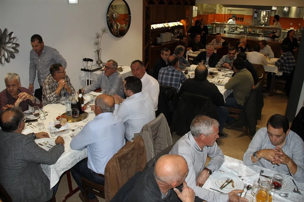 Fotos – Grupo de Convívio 60 – 1974 restaurante “Rito Hall da Serra” Porto de Mós