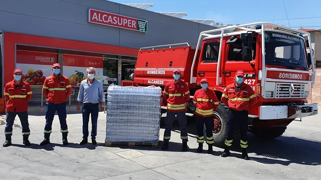 Bombeiros de Alcanede agradecem gesto solidário da empresa Alcasuper
