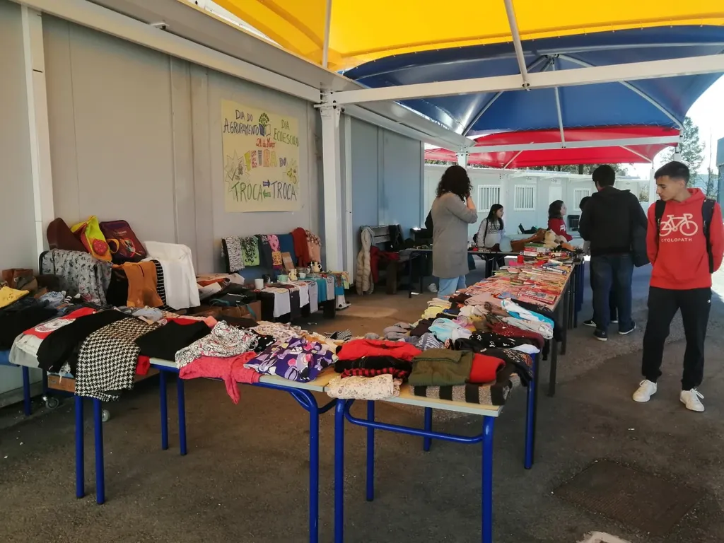 Dia do AEDAH assinalado na EB de Alcanede com uma Feira do Troca Troca inserida no Projeto Eco-Escolas