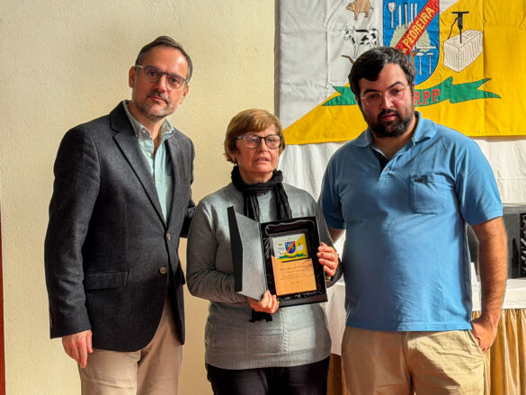 Homenagem a Albino de Jesus dos Santos (já falecido), recebida pela sua filha Maria Otília